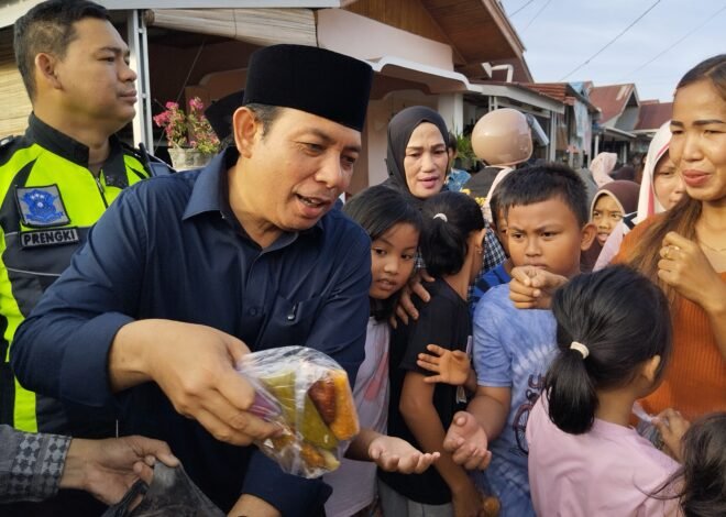 Walikota Bengkulu & Baznas Berbagi Ratusan Takjil Ke Warga Rawa Makmur, Makasih Pak Dedy