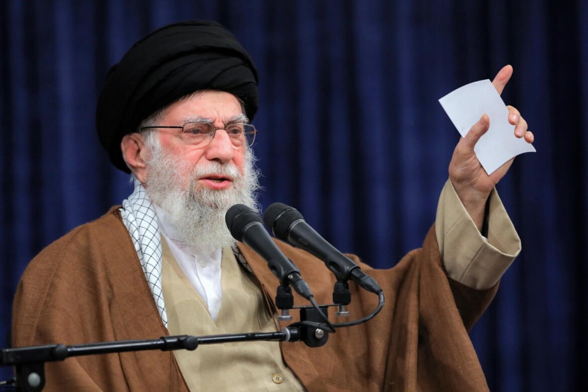 Israel Konfirmasi Tewasnya Ayatollah Khamenei, Iran Bantah