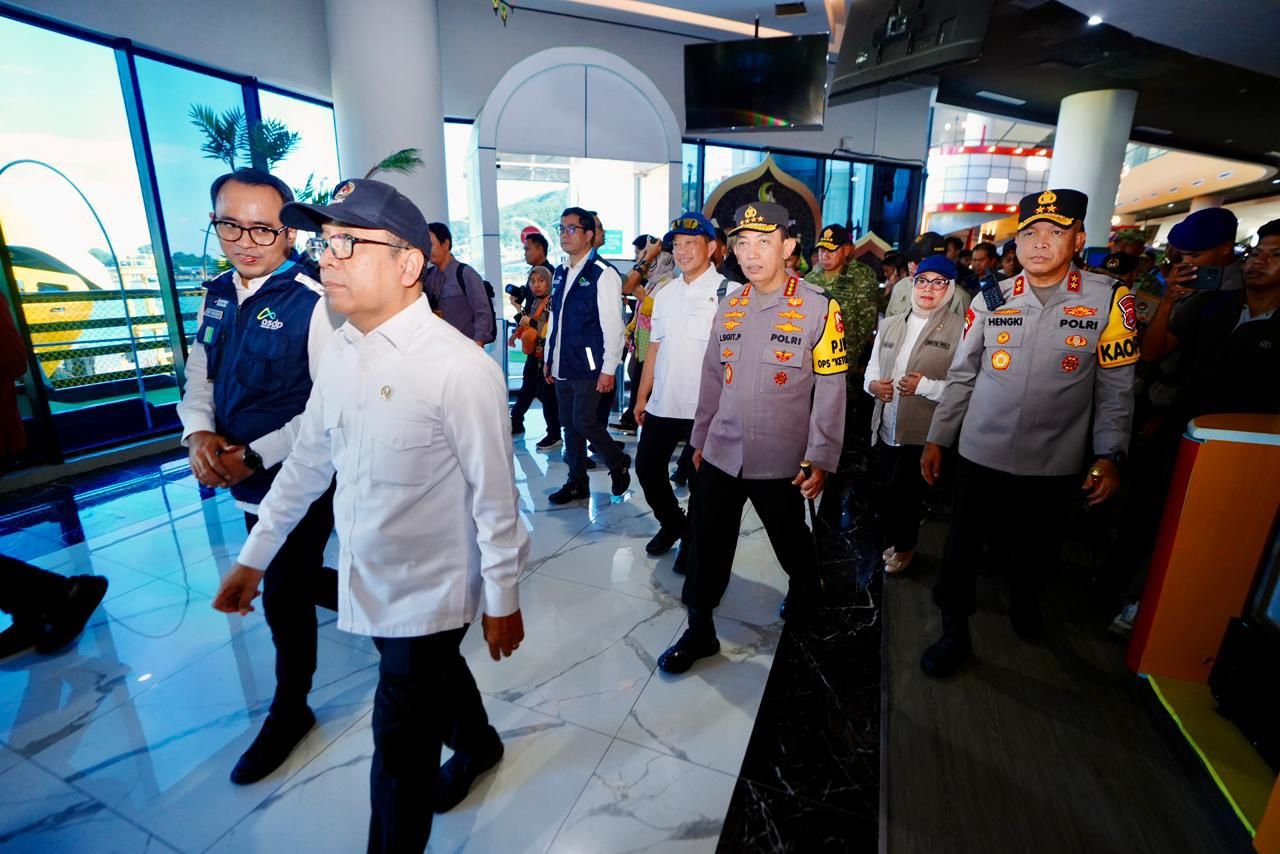 Tinjau Arus Mudik di Pelabuhan Merak, Kapolri Pastikan Beri Pelayanan Maksimal