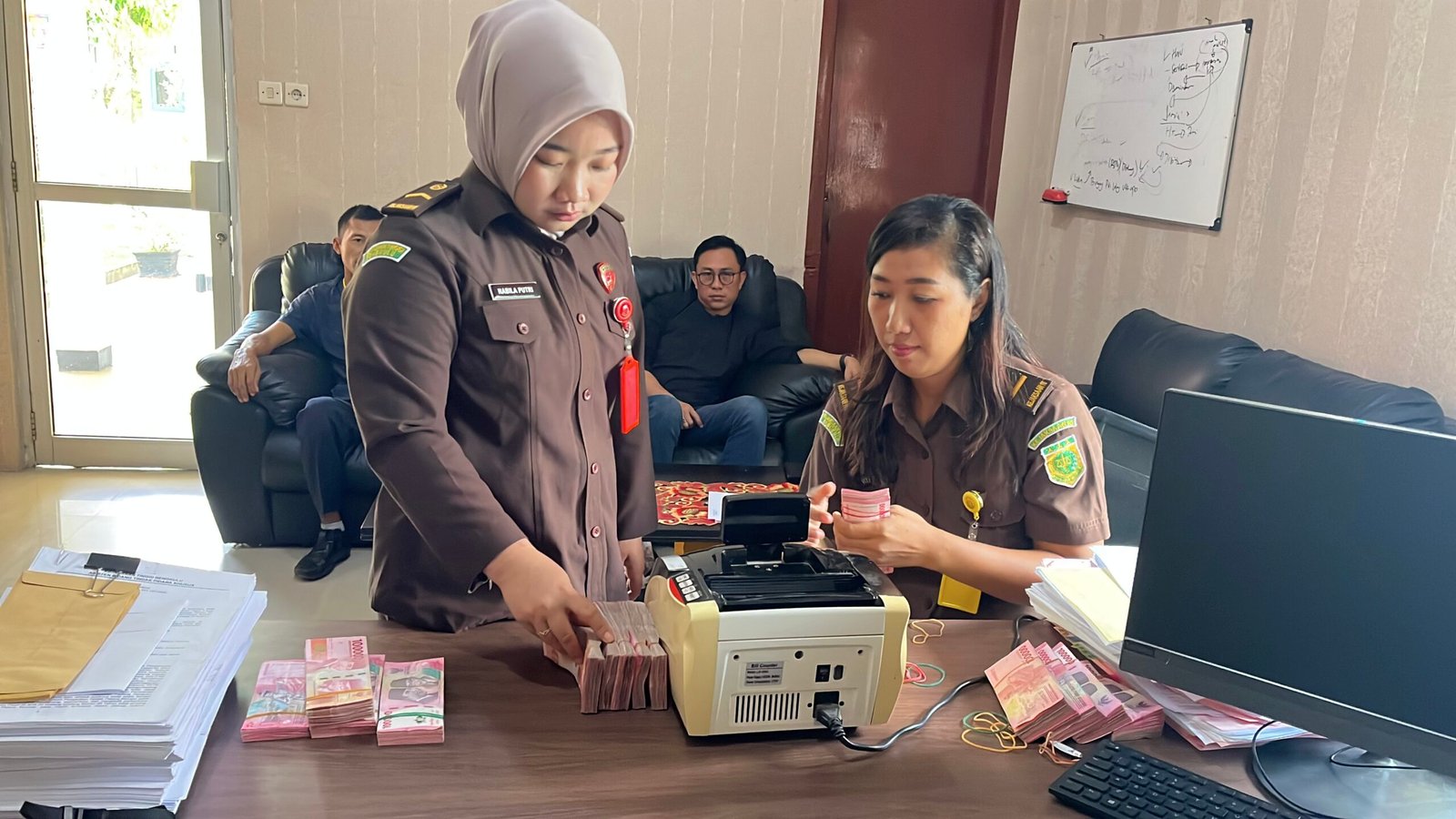 Kejari Bengkulu Terima Rp146 Juta Uang Kerugian Negara Kasus Korupsi Labkesda