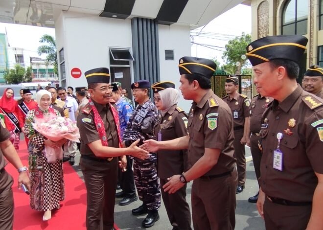 Disambut Tarian Sekapur Sirih, Kajati Bengkulu Saiful Bahri Resmi Bertugas Di Bumi Merah Putih