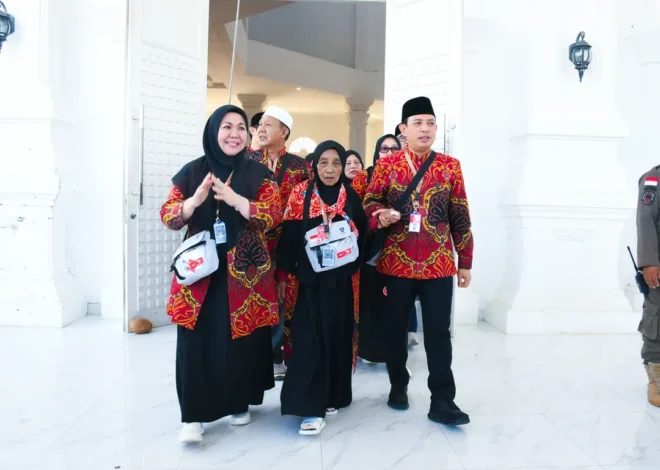15 Tahun Menanti Walikota Bengkulu Naik Haji, Berangkat Gunakan Baju Batik Besurek