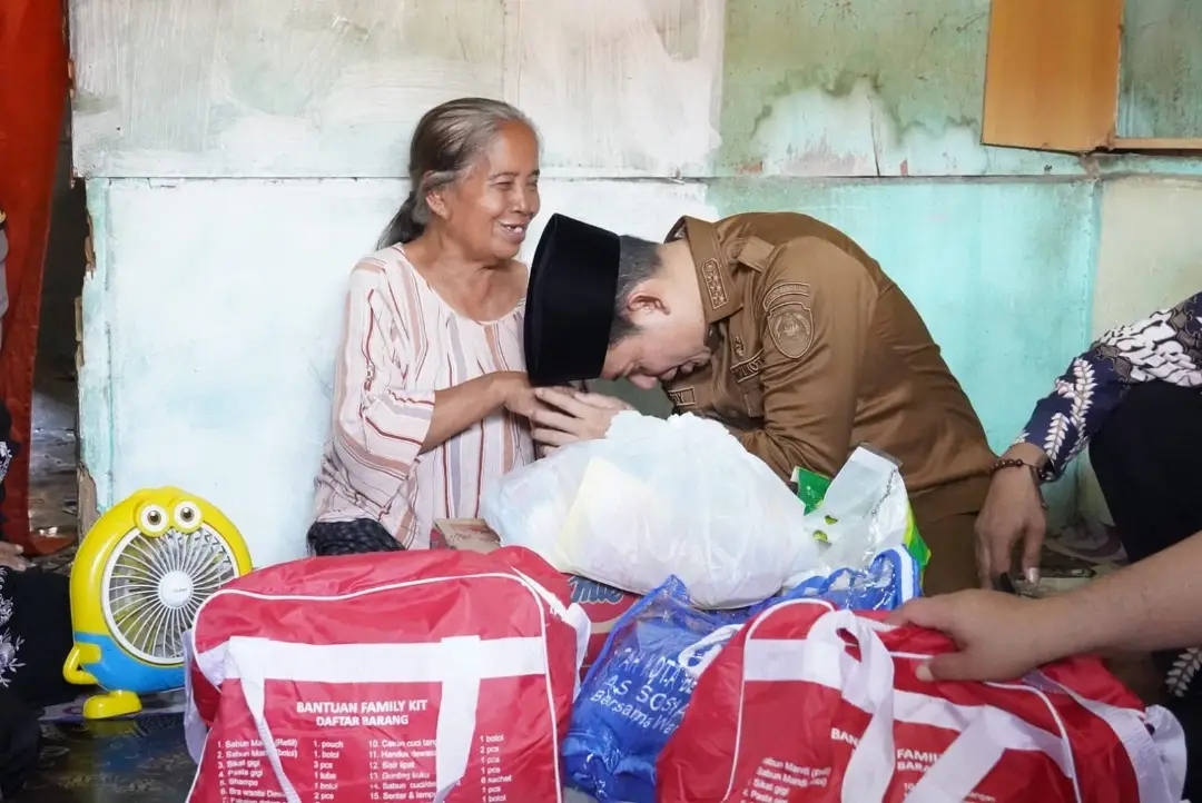 Skandal Manipulasi KK Lurah Anggut Dalam Untuk SPMB, Wali Kota Bengkulu Temui & Sampaikan Permohonan Maaf ke Mbah Tukiyem