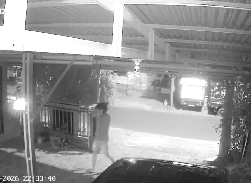 Motor Honda Beat Milik Warga Kebun Beler Raib di Teras Rumah, Dua Pelaku Terekam CCTV