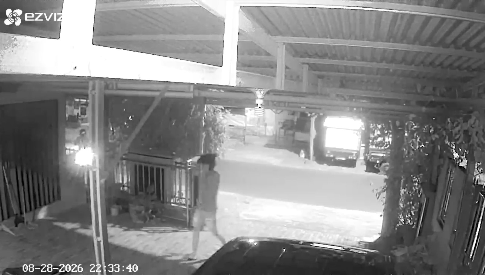 Motor Honda Beat Milik Warga Kebun Beler Raib di Teras Rumah, Dua Pelaku Terekam CCTV